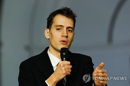 아르튀르 멘슈 미스트랄 창업자.