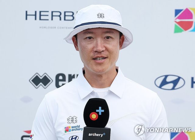 경기 후 인터뷰하는 최용희