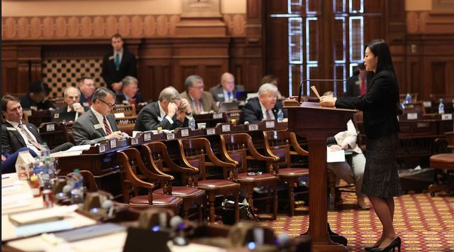 주정부 상대 정책 질의하는 홍수정 의원