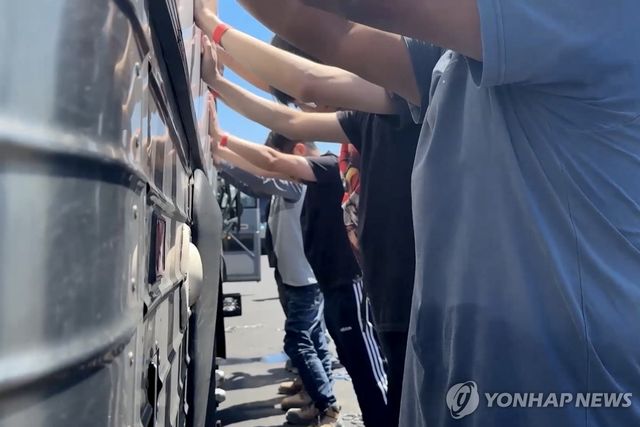 지난 4일 미국 조지아 현대차-LG 공장 건설현장에서 벌어진 미 당국의 이민 단속