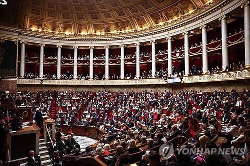 프랑스 총리 신임투표한 하원 모습
