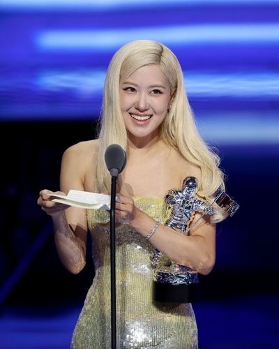 블랙핑크 로제, MTV VMA '올해의 노래' 수상