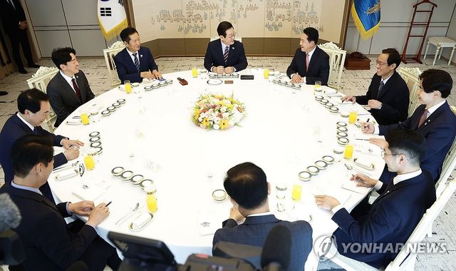 이재명 대통령, 여야 지도부 회동