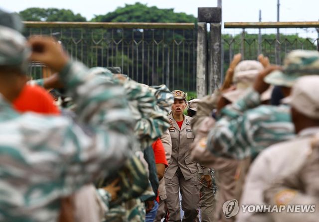 한자리에 집결한 베네수엘라 민병대원