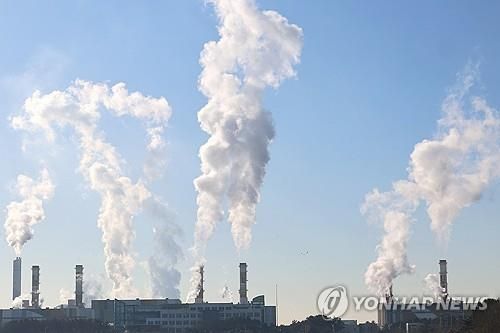 수도권의 한 발전소에서 배출되는 수증기