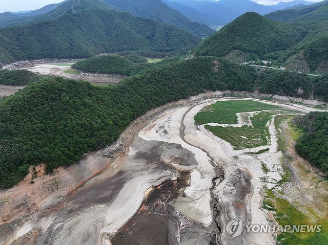 비 소식 간절한 강릉 오봉저수지