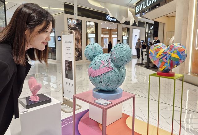 롯데백화점 부산본점 '아트 인 에비뉴엘'