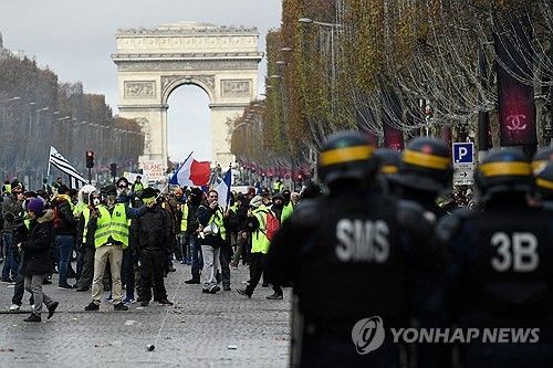 2018년 노란 조끼 시위 당시 샹젤리제 거리 모습