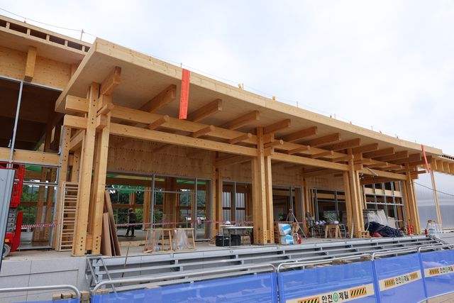 국립경주박물관에 건설 중인 APEC 정상회의 만찬장