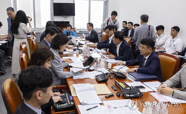 방송미디어통신위 출범 위한 개정 법률안 심사 시작