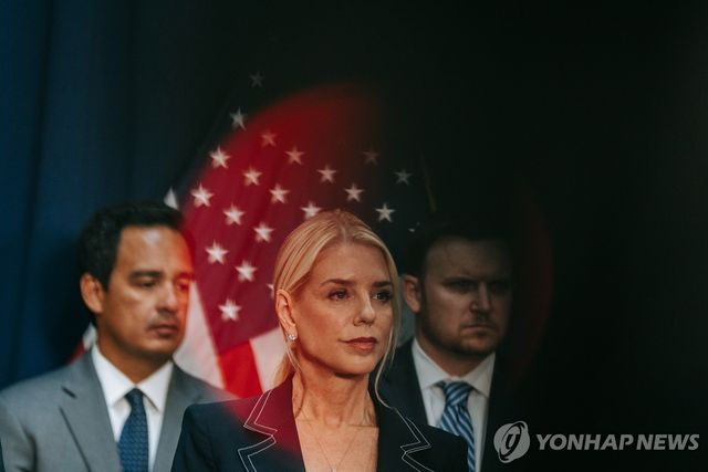 팸 본디 미 법무부 장관