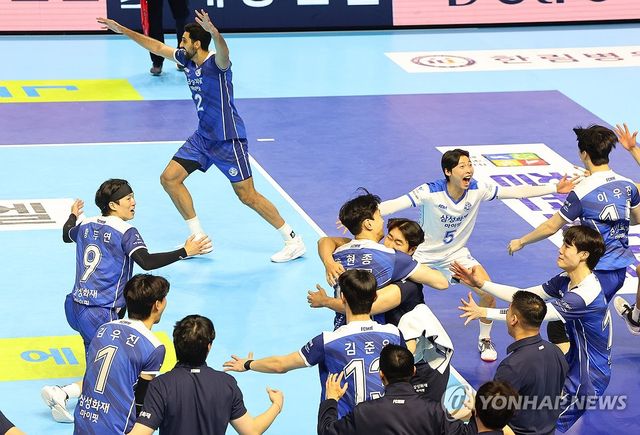 삼성화재, 새해 첫 경기 짜릿한 승리