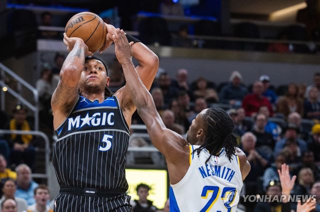 슛하는 파올로 반케로