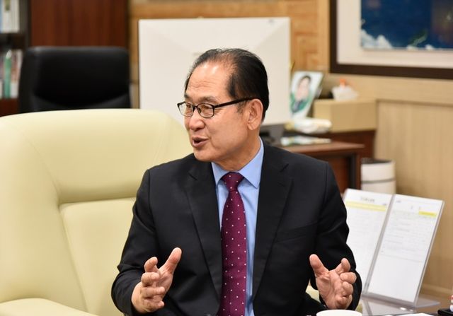 새해 포부 밝히는 김희수 진도군수