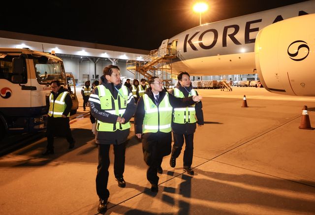 관세청장, 새해 첫 행보로 인천공항 수출 현장 방문