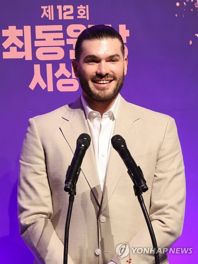 최동원상 수상 소감 말하는 코디 폰세