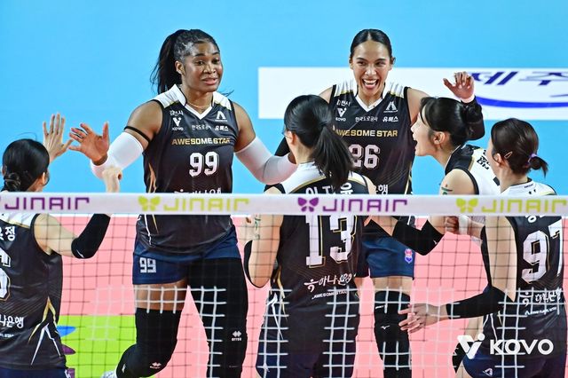 득점 후 기뻐하는 한국도로공사 선수들