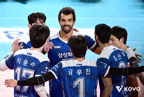 득점 후 기뻐하는 삼성화재 선수들