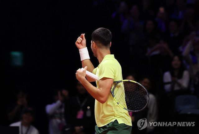 알카라스, 팬들에게 손하트