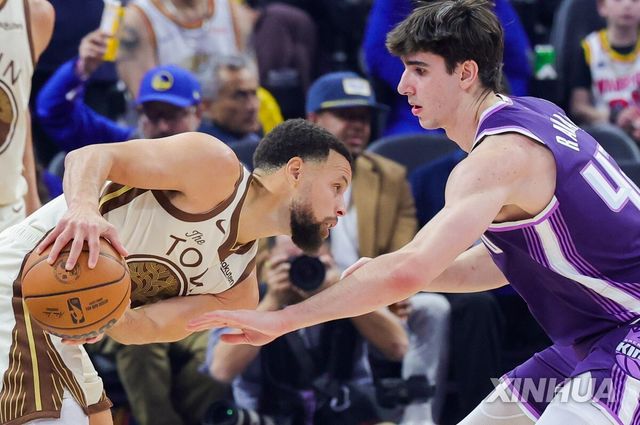 스테픈 커리(왼쪽)