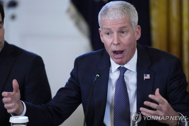 백악관에서 열린 미 정유업계와 간담회에 참석한 크리스 라이트 미 에너지부장관