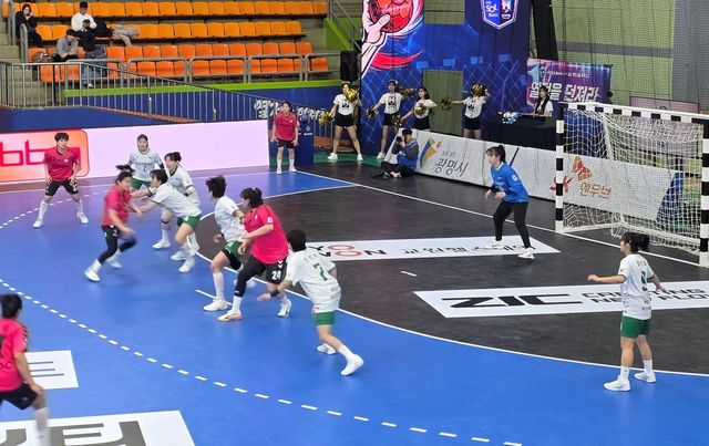 부산시설공단과 경남개발공사의 경기 모습. 