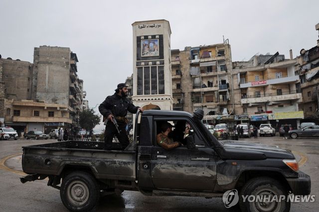 11일(현지시간) 시리아 알레포에 배치된 정부군 병력