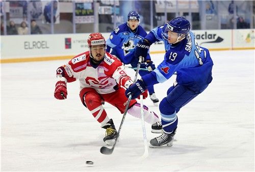 김상욱의 강력한 슈팅