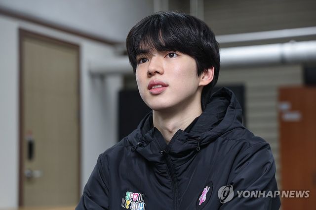 연합뉴스와 인터뷰하는 차준환