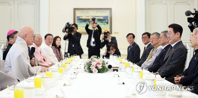 이재명 대통령, 종교지도자들과 오찬