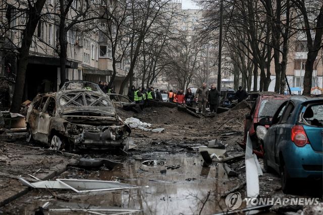 러시아의 미사일 공격 받은 우크라이나 키이우 시내