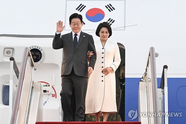 지난 6일 중국 국빈방문 당시 상하이에 도착한 이재명 대통령