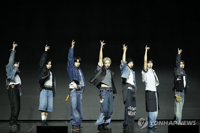 알파드라이브원 첫 무대