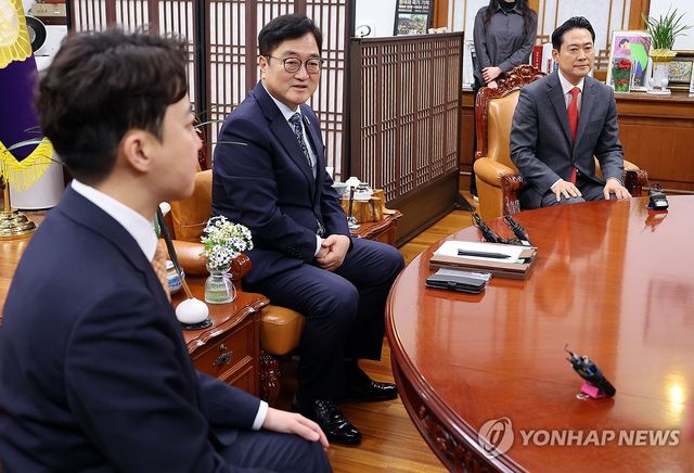 우원식 국회의장, 장동혁·이준석 대표 접견