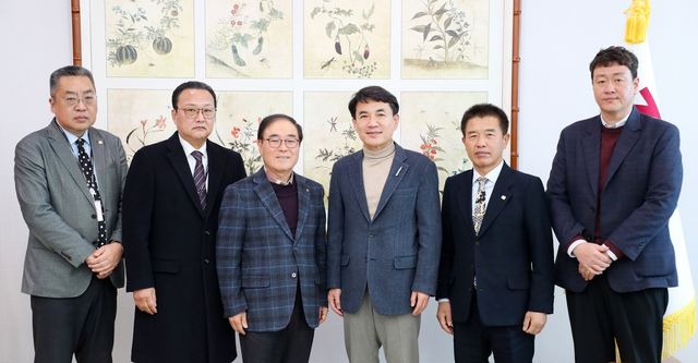 도 체육회 간담회 마친 뒤 기념촬영