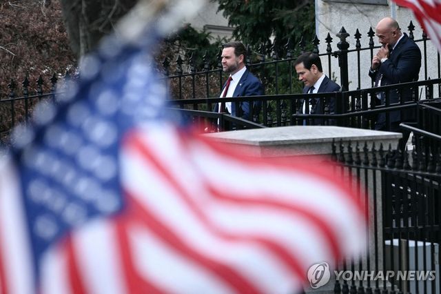 덴마크·그린란드 외무장관 만나기 위해 백악관 도착한 JD 밴스 미국 부통령과 마코 루비오 국무장관