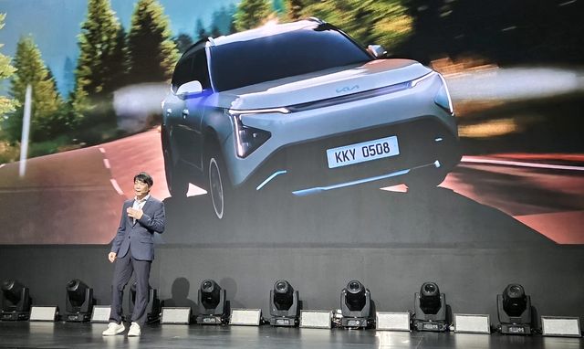 인니서 내달 첫 판매 앞둔 카렌스 부분 변경 모델