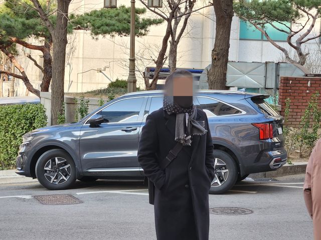 경찰 출석하는 민주당 김병기 의원의 전 보좌진 김모씨