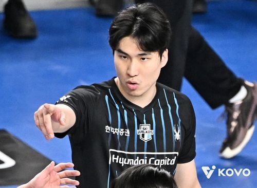 생애 첫 트리플크라운을 달성한 현대캐피탈 신호진