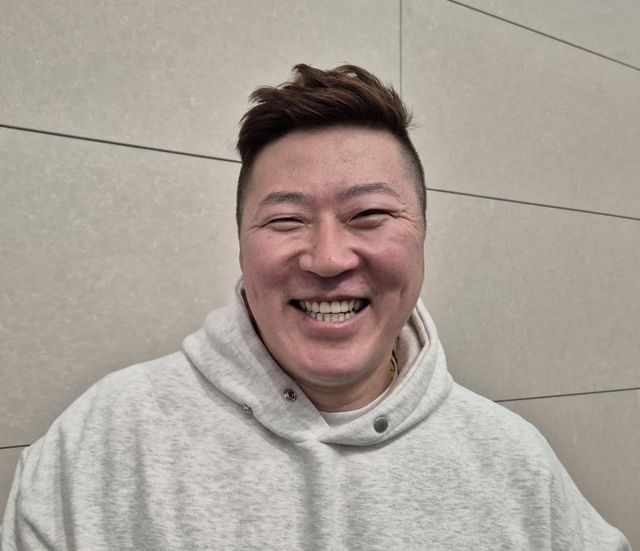 활짝 웃는 최형우