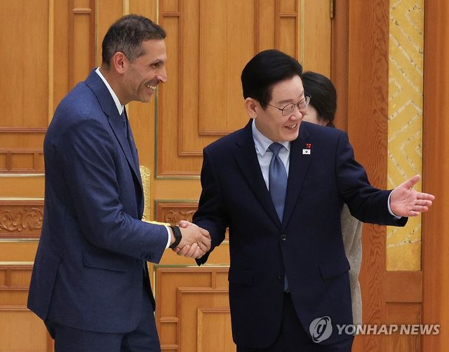 이재명 대통령, 아부다비 행정청장 접견