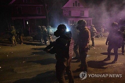 시위 격화하는 미네소타 