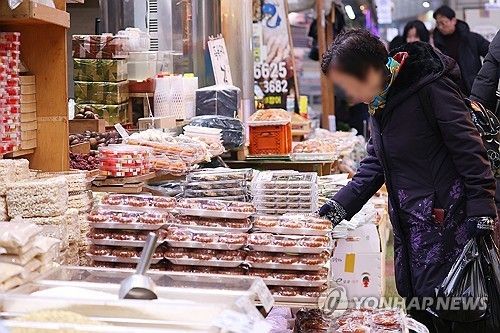 설 명절 앞둔 전통시장 식품업체