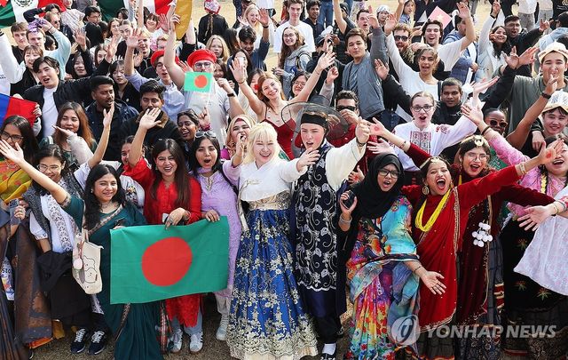 한자리 모인 외국인 유학생들