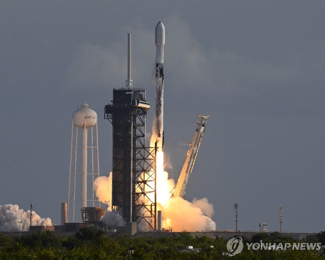 미국 스페이스X의 팰컨9 로켓