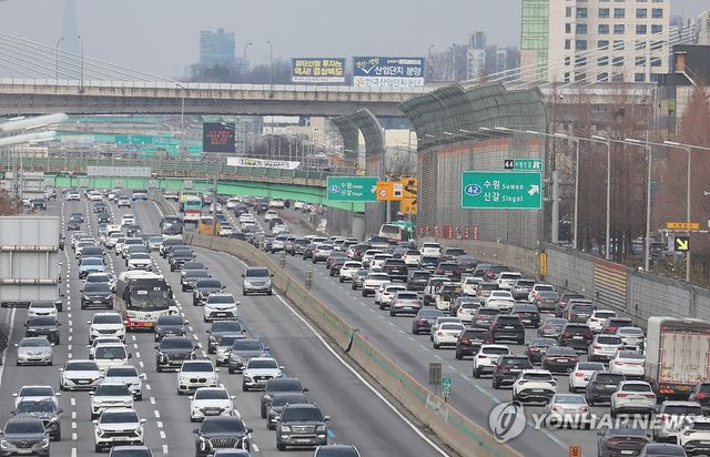 경부고속도로 수원신갈IC 인근 정체