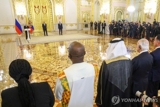 34개국 대사 신임장 제정식에서 연설하는 블라디미르 푸틴 러시아 대통령