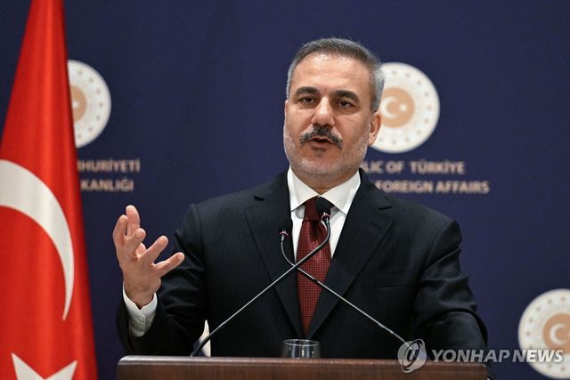 15일(현지시간) 기자간담회 중인 하칸 피단 튀르키예 외무장관