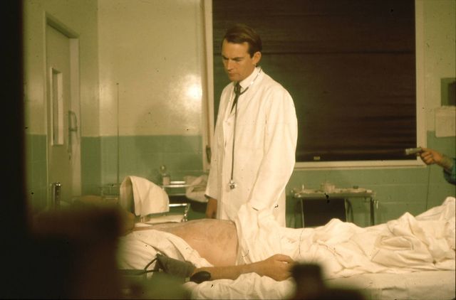 남아공 심장전문의 크리스티안 바르나르드의 진료 모습