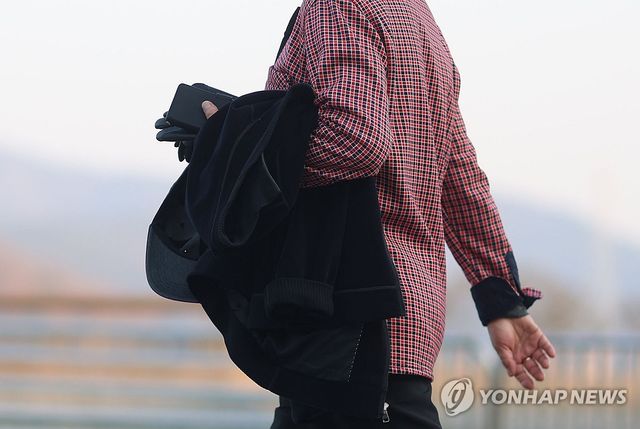 가벼워진 옷차림